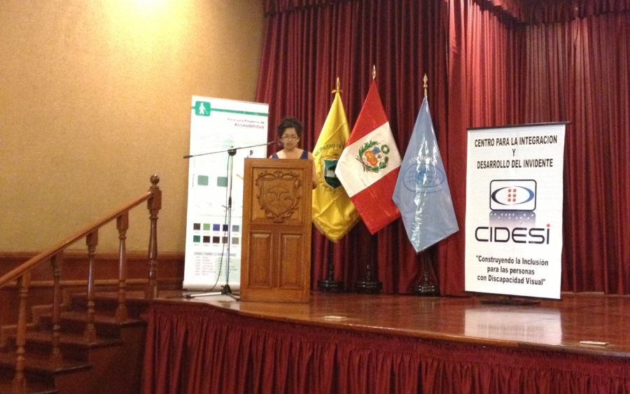 Foto que muestra la mesa de expositores en el marco de la FIL Lima organizado por CIDESI